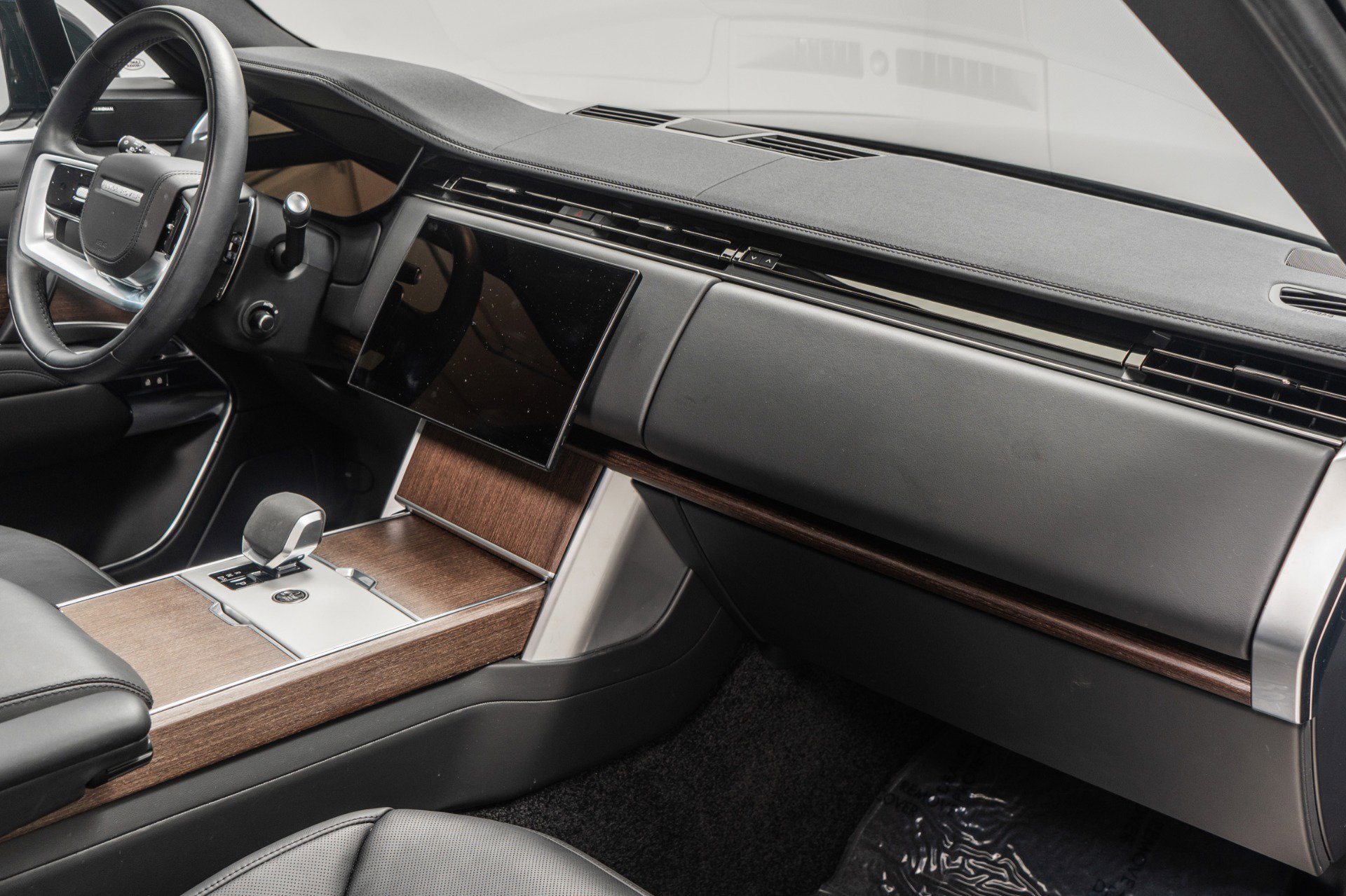 Used 2024 Land Rover Range Rover SE image 14