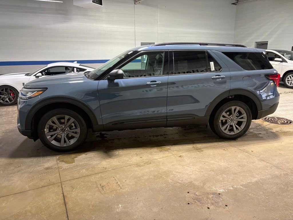New 2026 Ford Explorer Active w/ Active Comfort Package image 3