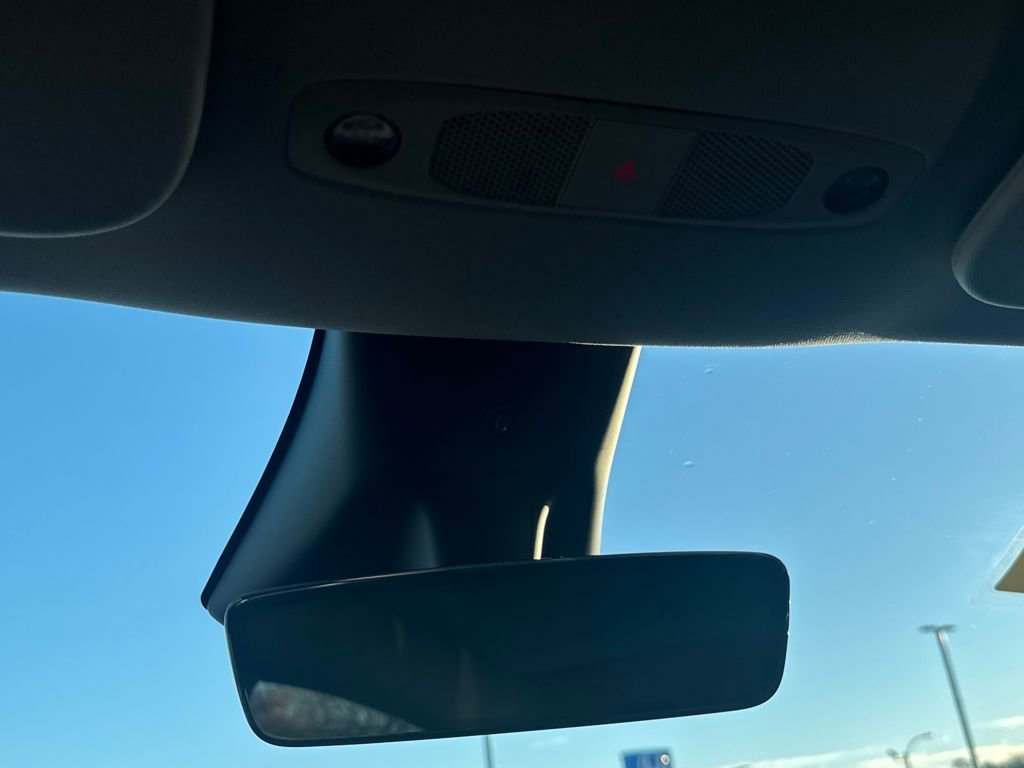 Used 2025 Tesla Model Y Long Range image 33