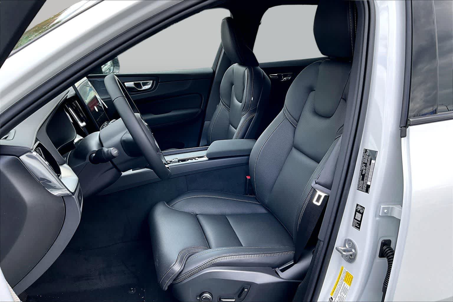 New 2026 Volvo XC60 B5 Ultra w/ Protection Package Premier AWD/4WD image 13