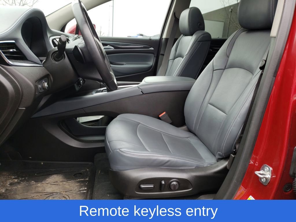 Used 2020 Buick Enclave Essence image 17