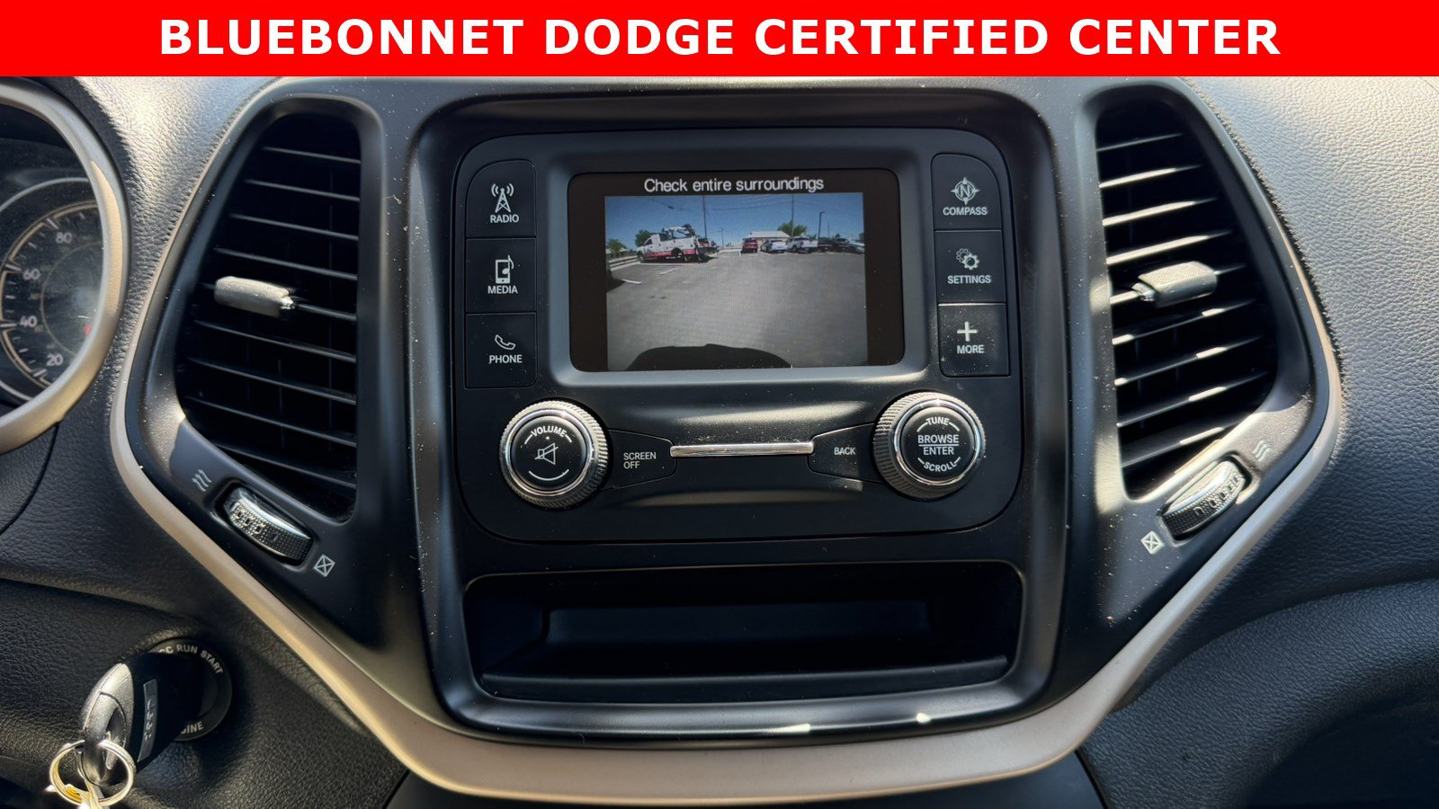 Used 2018 Jeep Cherokee Latitude FWD image 18