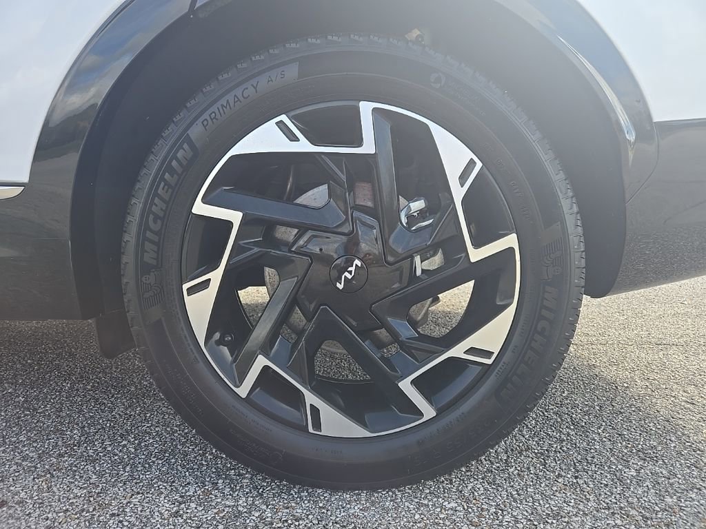 Used 2025 Kia Sportage SX image 27