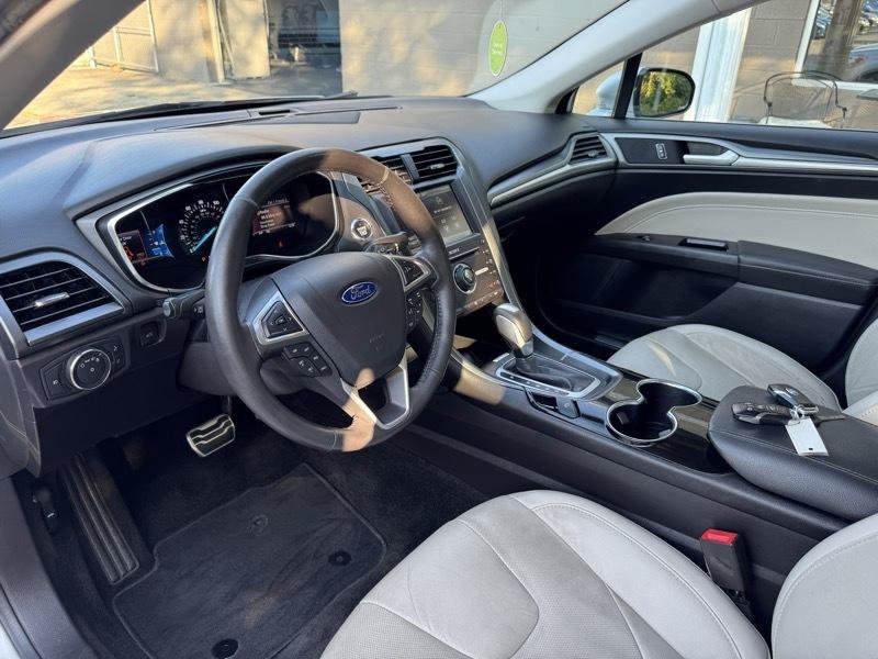 Used 2016 Ford Fusion Titanium FWD image 15