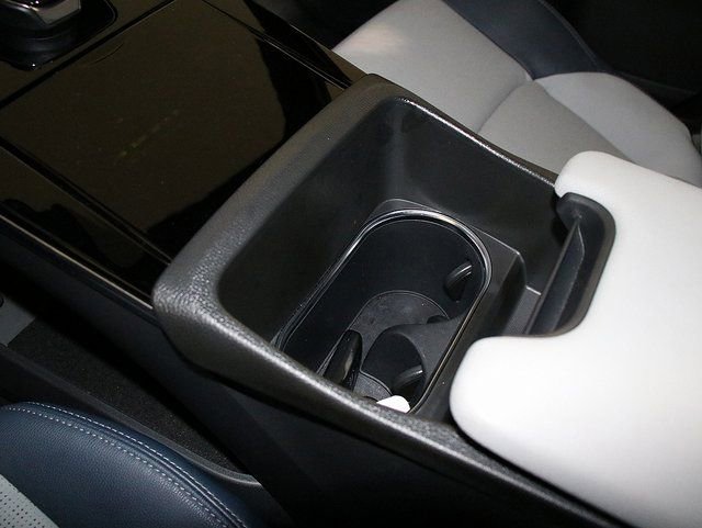 Used 2023 Subaru Solterra Limited image 23