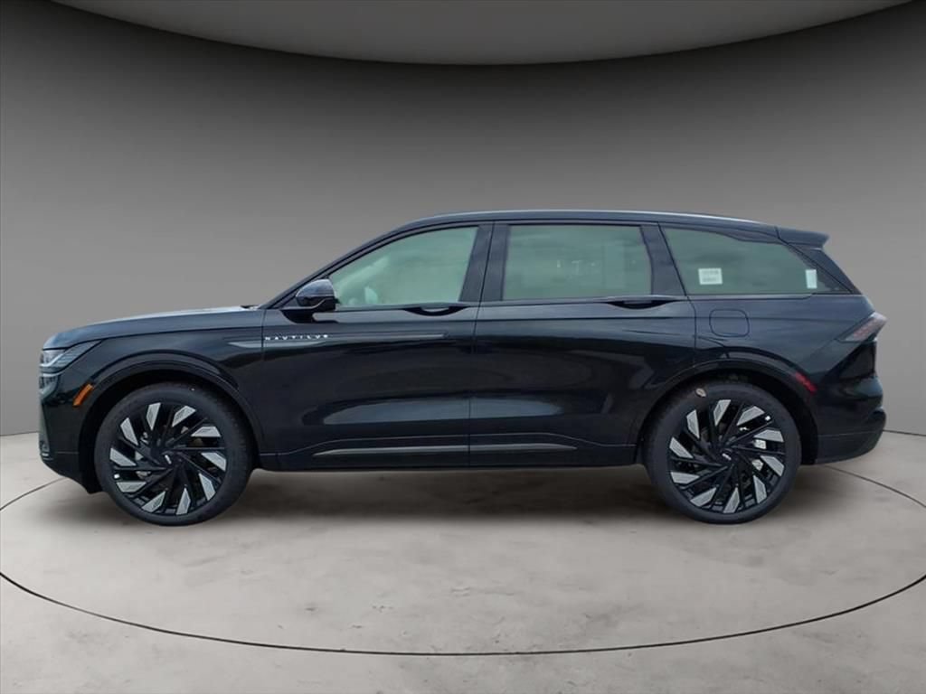 New 2025 Lincoln Nautilus Reserve w/ Jet Appearance Package AWD/4WD image 2