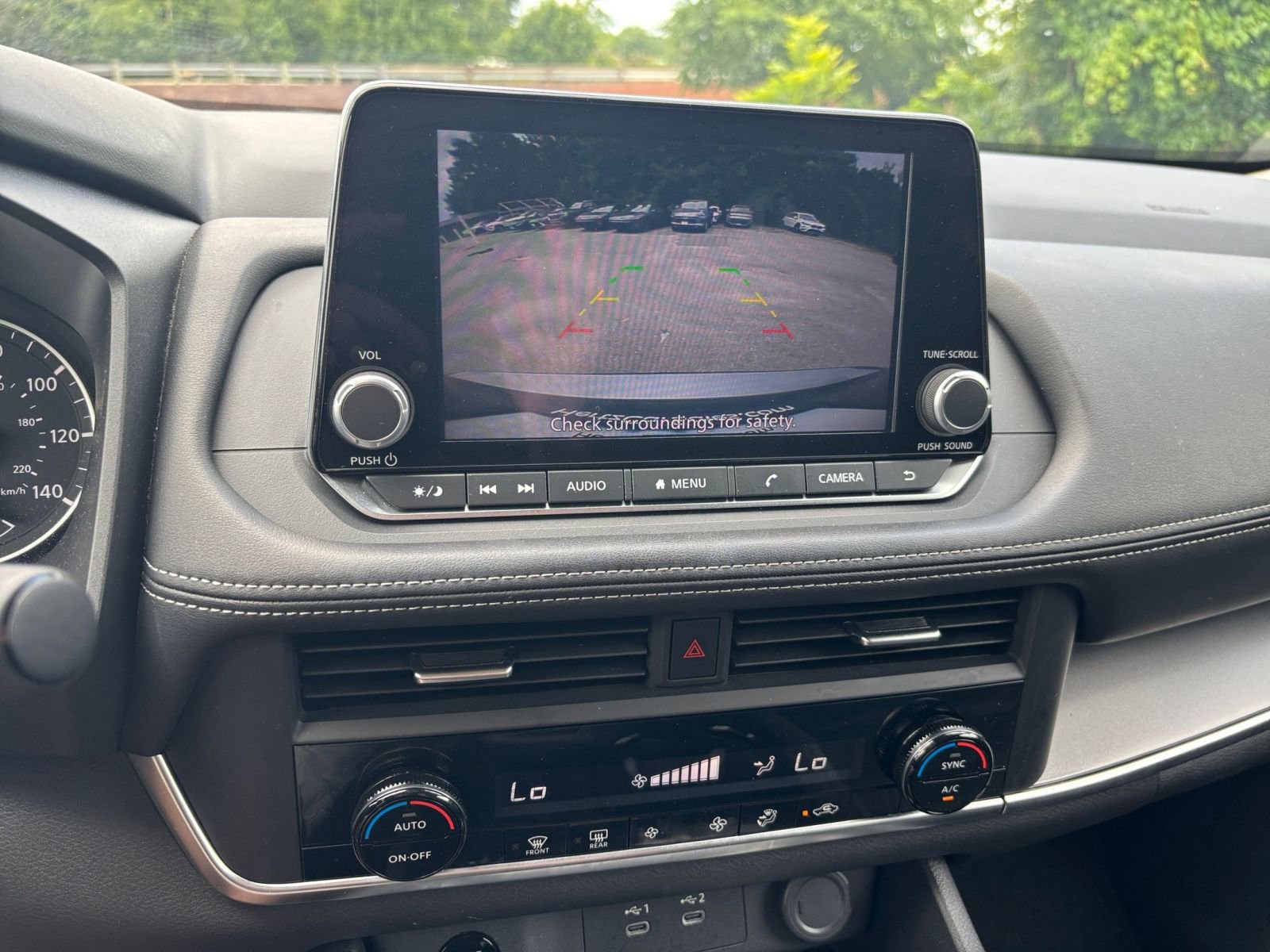 Used 2025 Nissan Rogue SV FWD image 17
