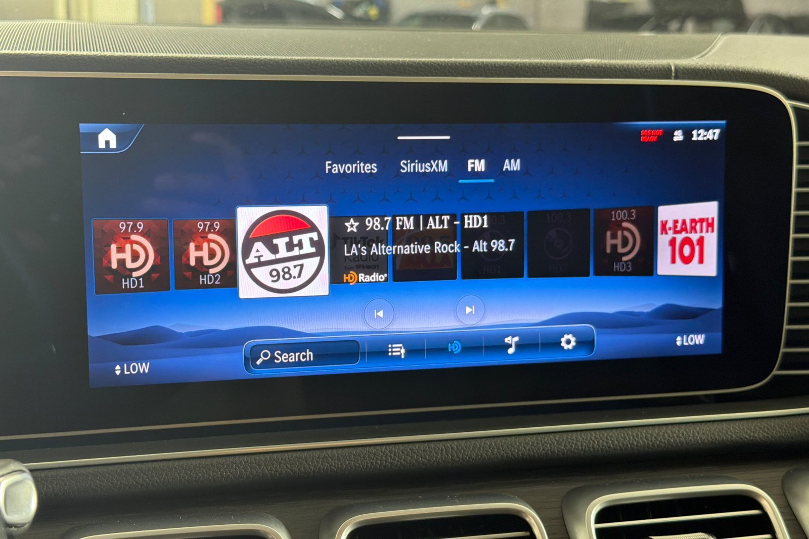 Used 2024 Mercedes-Benz GLS 450 4MATIC image 17