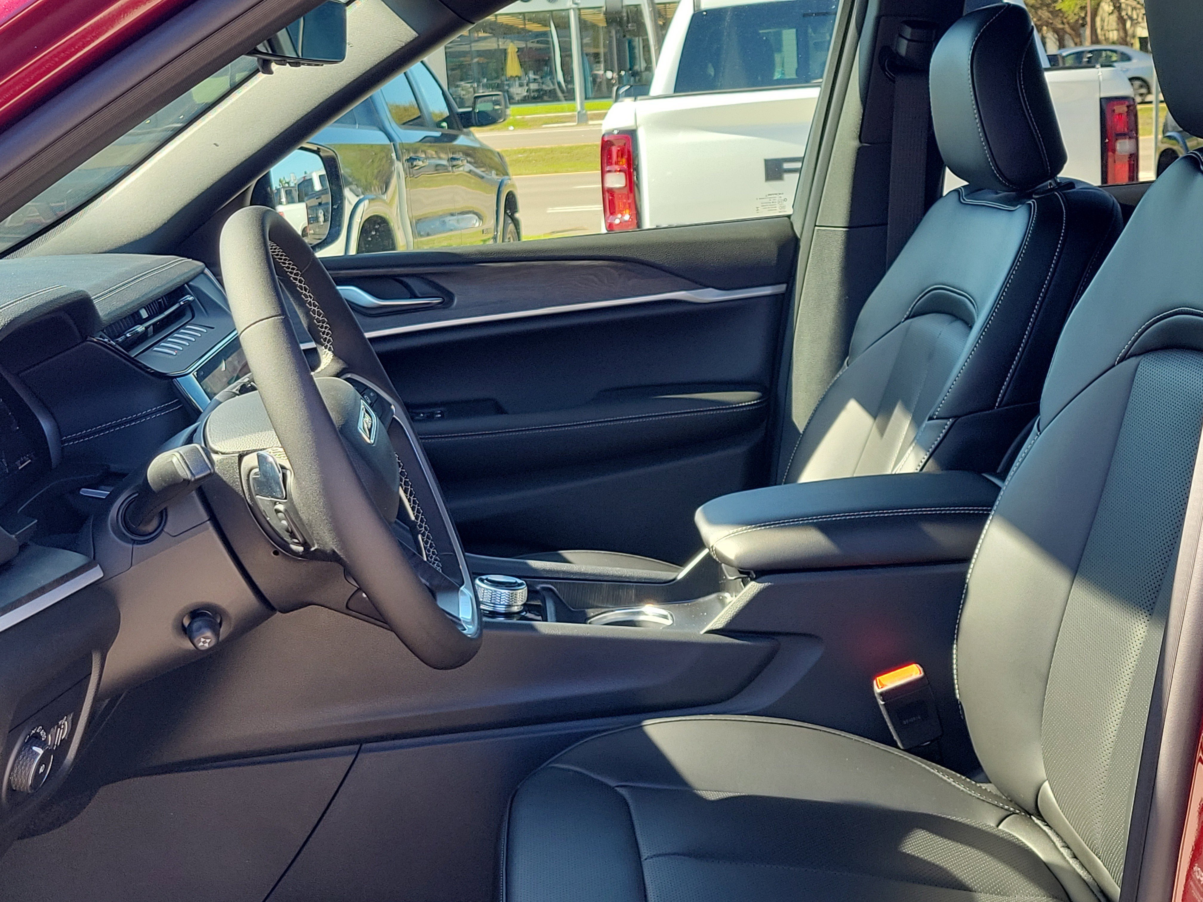 New 2026 Jeep Grand Cherokee Limited w/ Luxury Tech Group II RWD image 18
