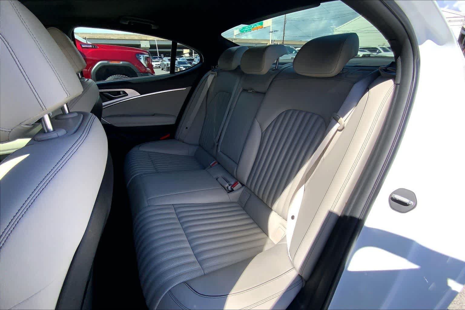 Used 2022 Genesis G70 3.3T w/ Sport Advanced Package RWD image 29