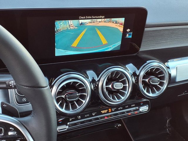 Used 2023 Mercedes-Benz GLB 250 image 6