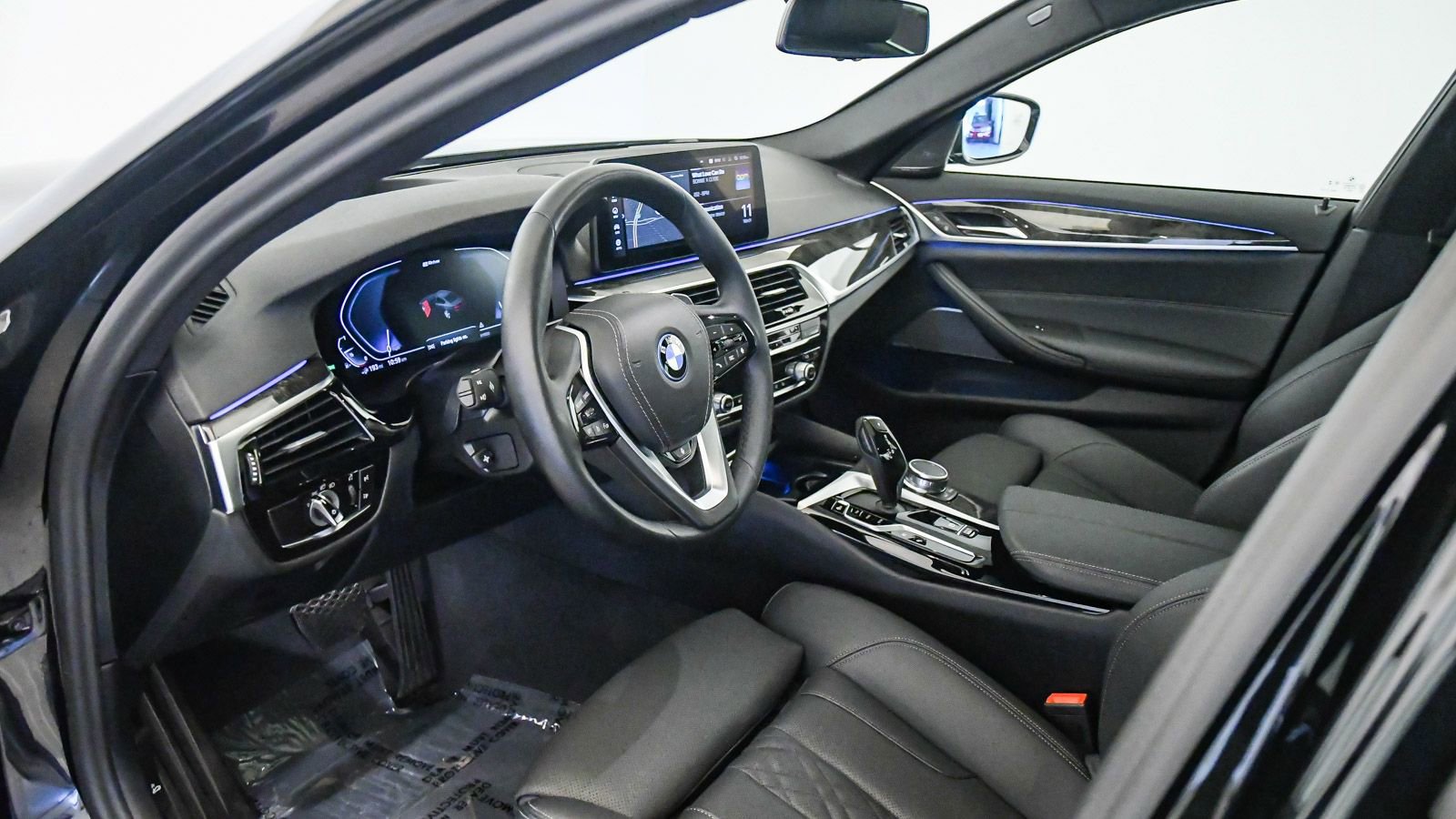 Certified 2023 BMW 530e w/ Premium Package image 18