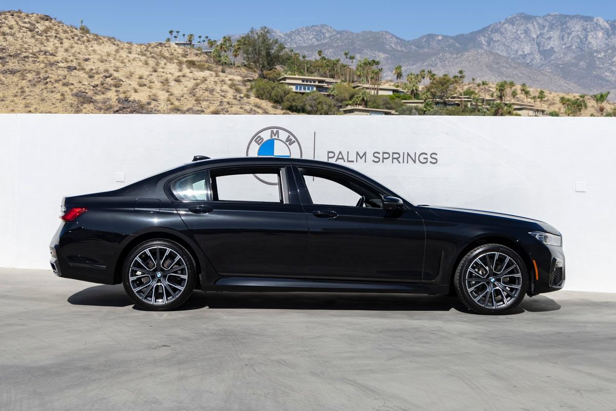 Used 2020 BMW 740i w/ M Sport Package RWD image 6