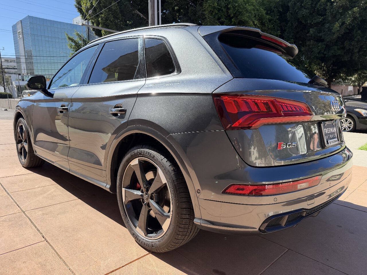 Used 2019 Audi SQ5 Prestige AWD/4WD image 3