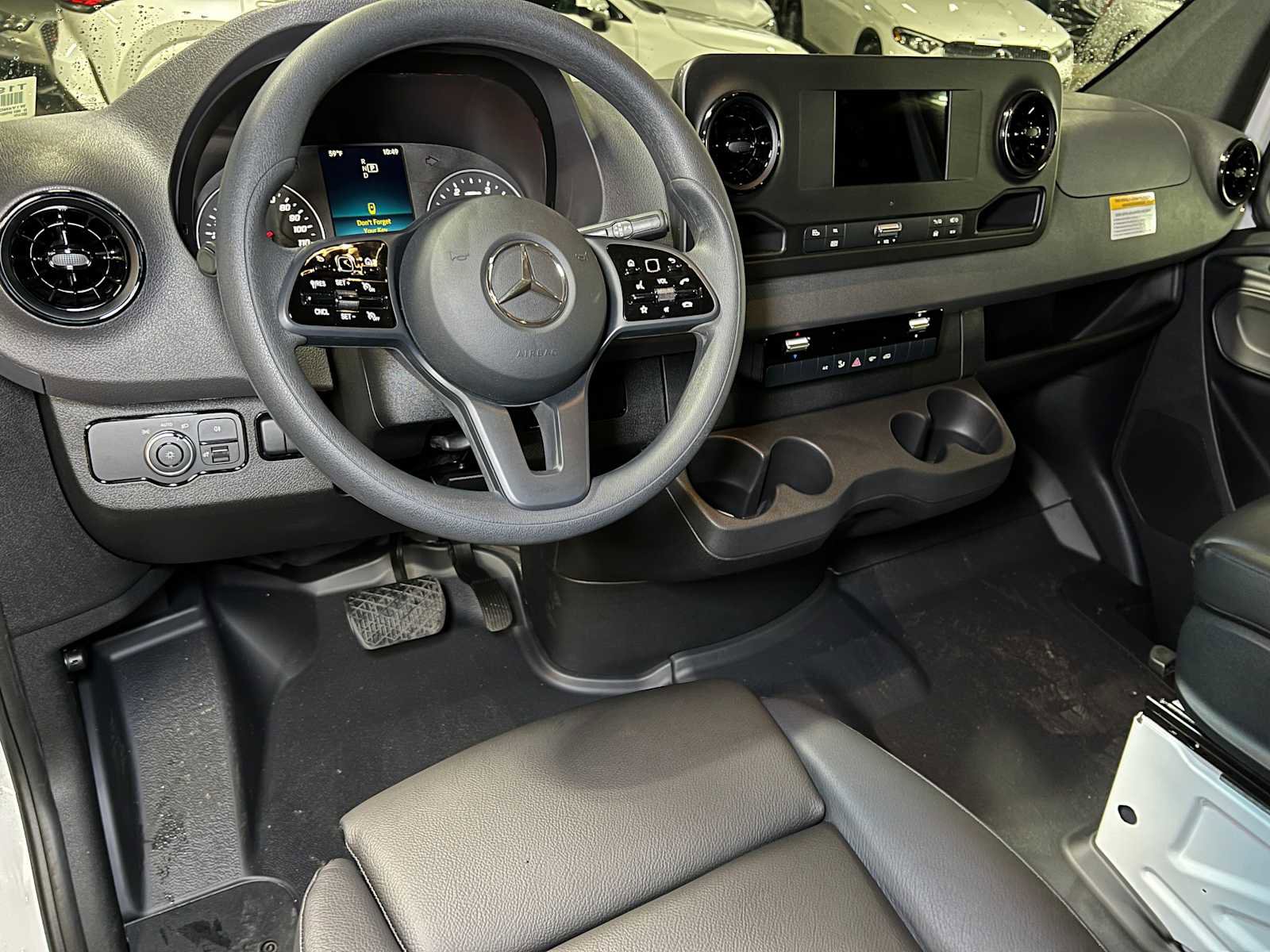 Used 2024 Mercedes-Benz Sprinter 2500 image 22