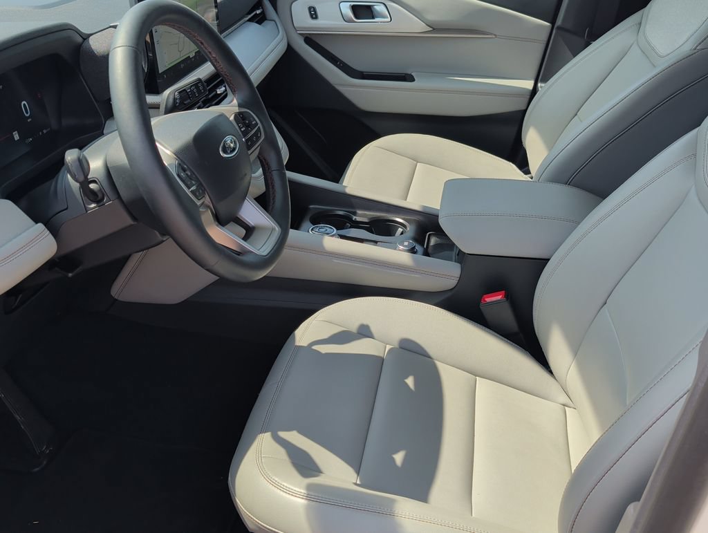 New 2026 Ford Explorer Active w/ Active Comfort Package AWD/4WD image 9
