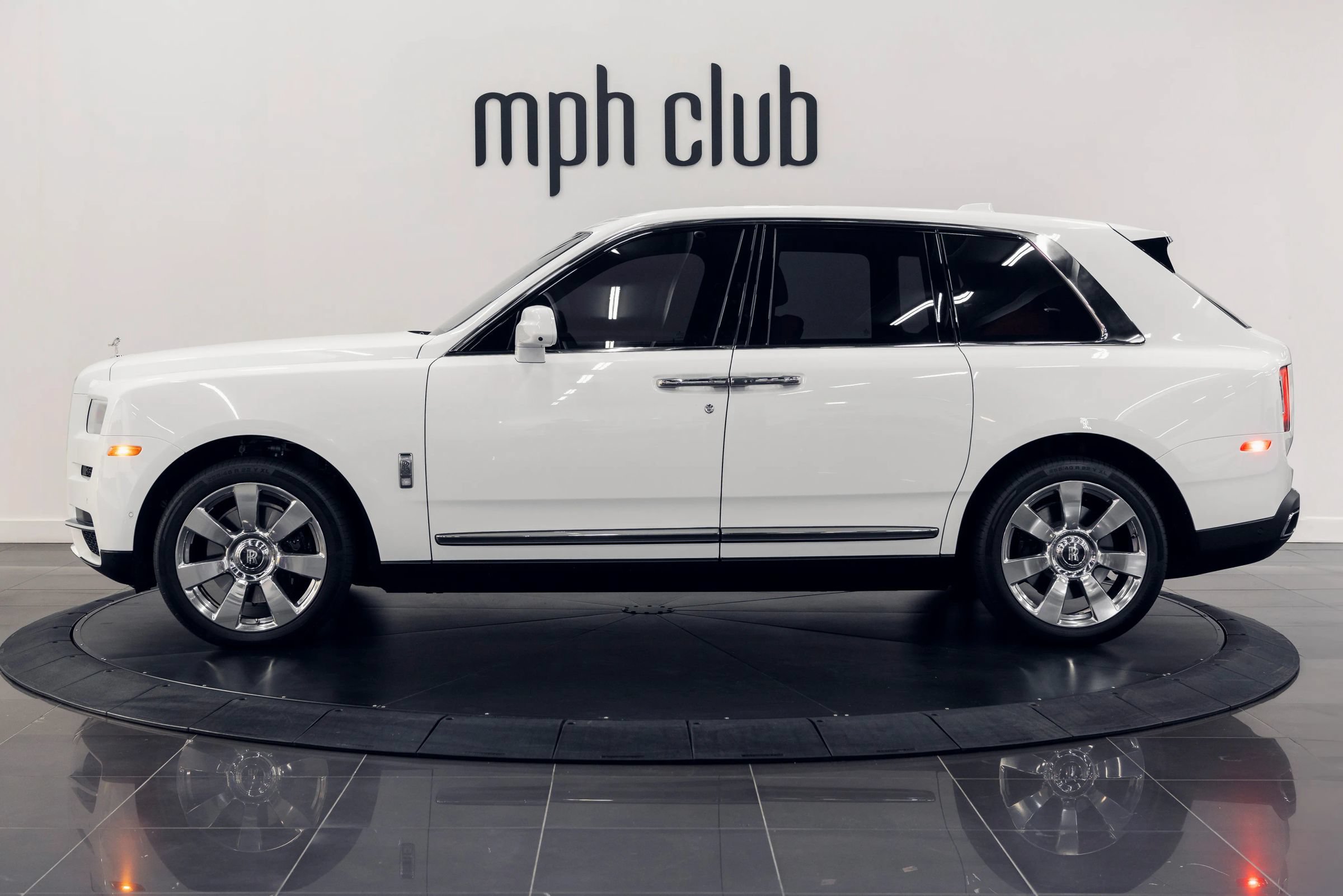 Used 2021 Rolls-Royce Cullinan AWD/4WD image 7