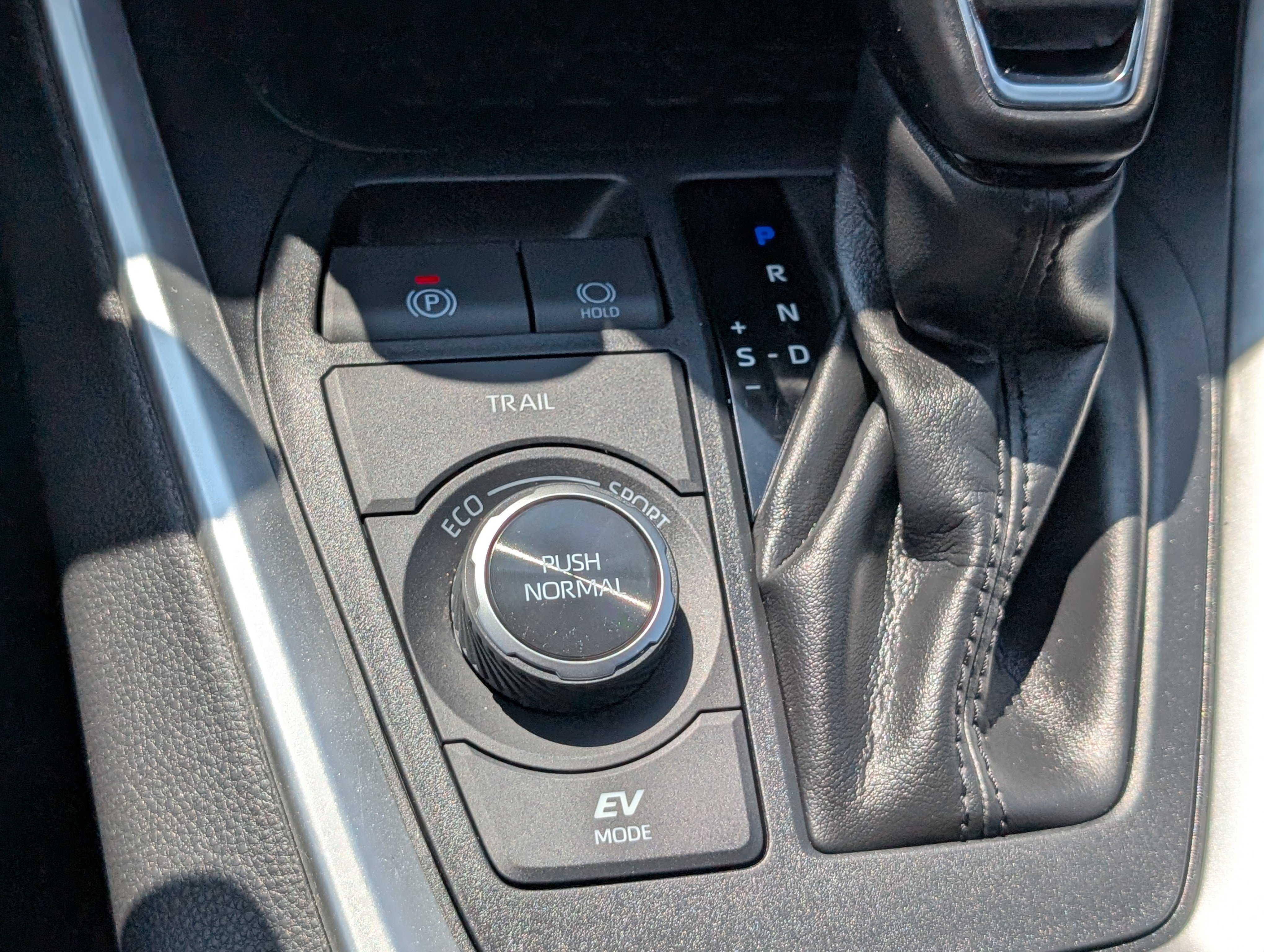 Used 2020 Toyota RAV4 XSE w/ XSE Grade Weather Package AWD/4WD image 24