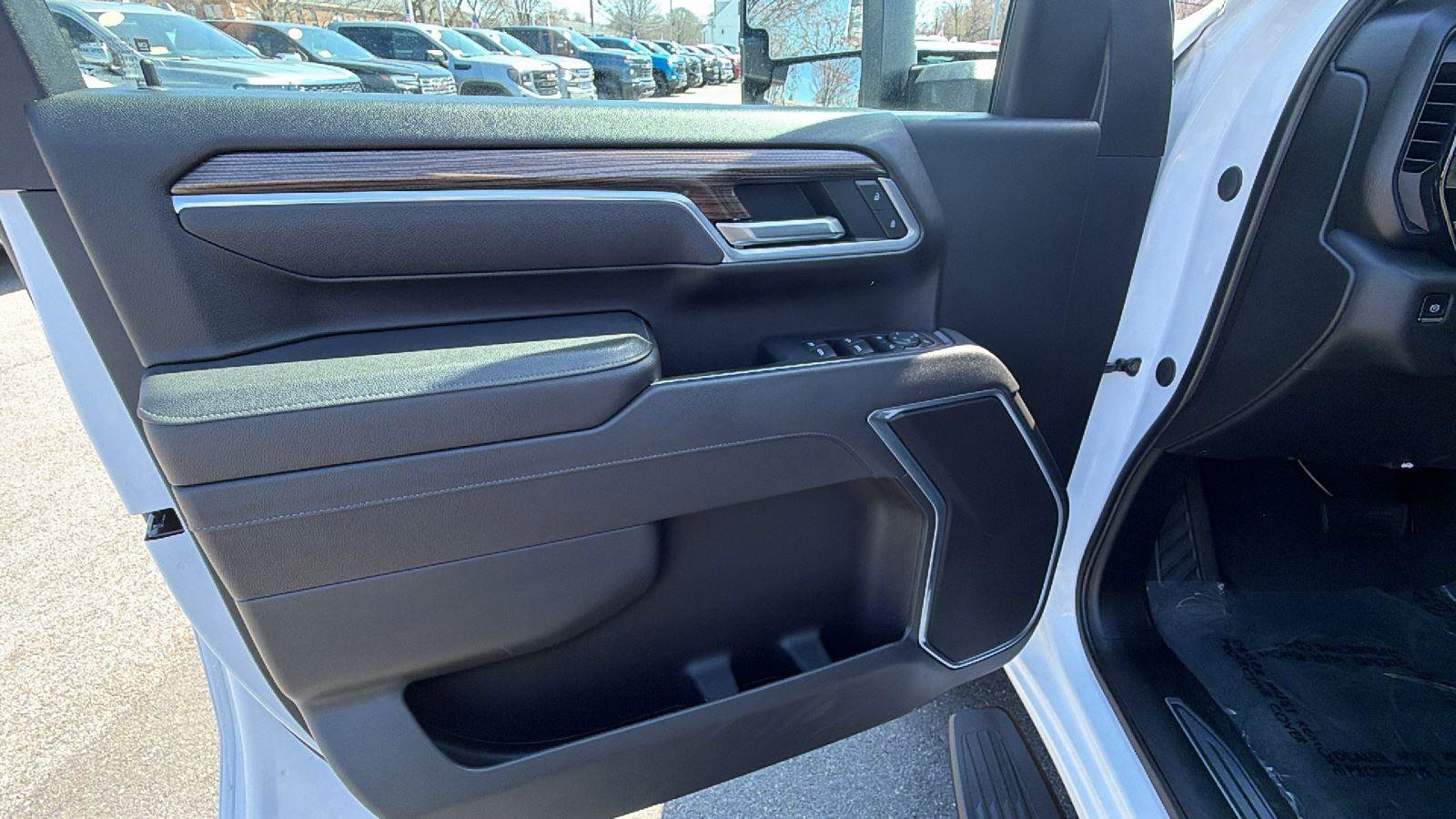 Used 2025 Chevrolet Silverado 2500 LT w/ All Star Edition image 14