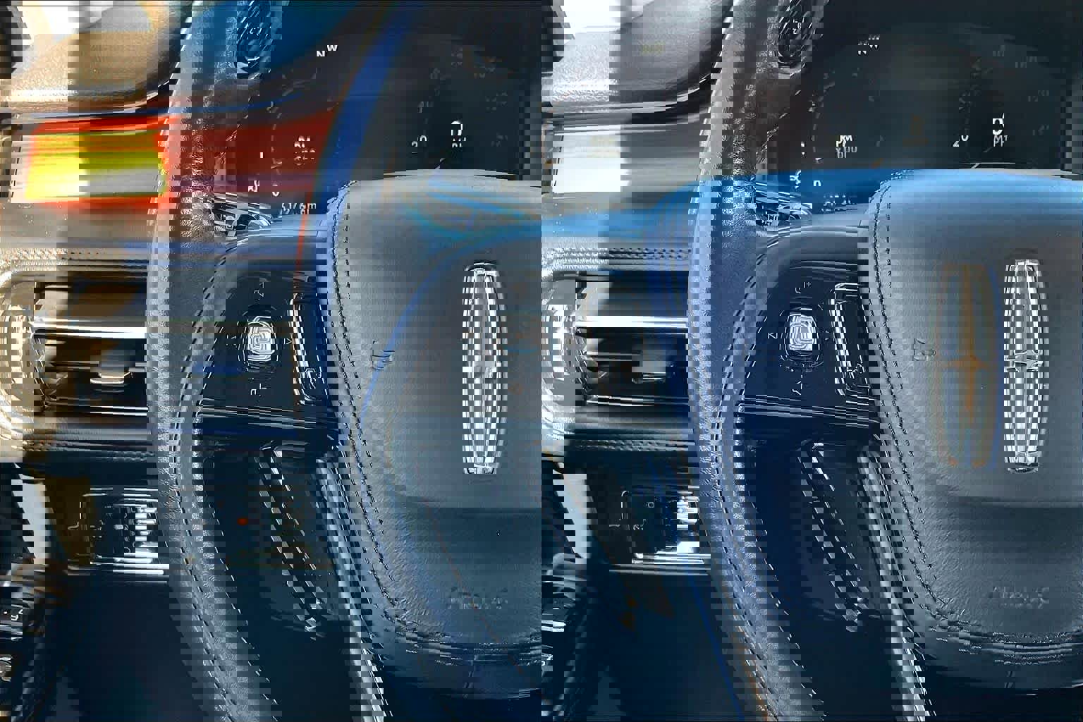 Used 2023 Lincoln Aviator Reserve w/ Equipment Group 201A image 26