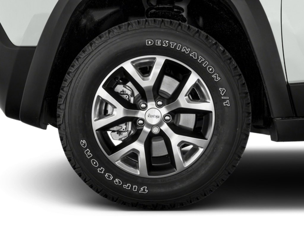 Used 2017 Jeep Cherokee Trailhawk w/ Cold Weather Group image 11