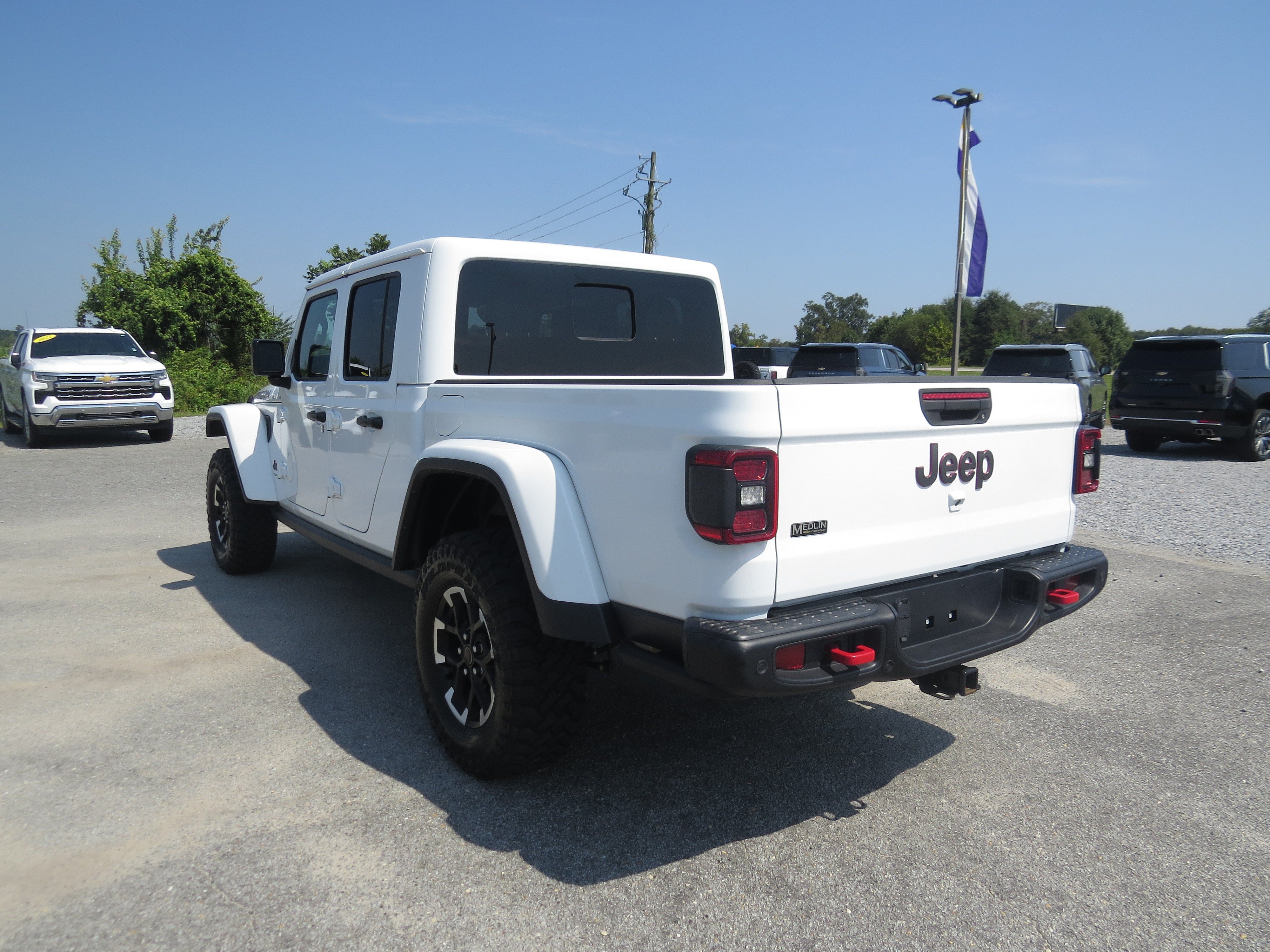 Used 2024 Jeep Gladiator Rubicon AWD/4WD image 5