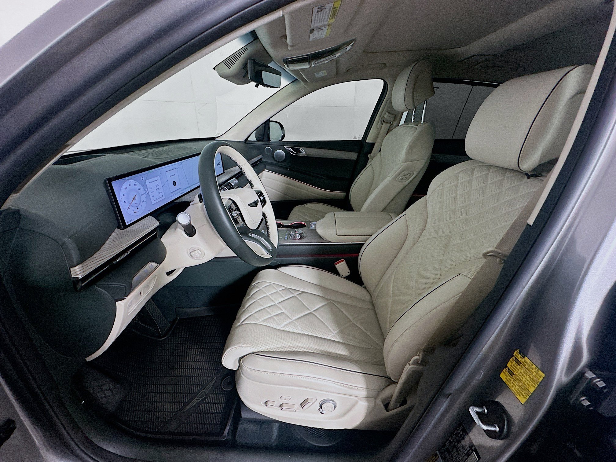Used 2025 Genesis GV80 3.5T Prestige AWD/4WD image 13