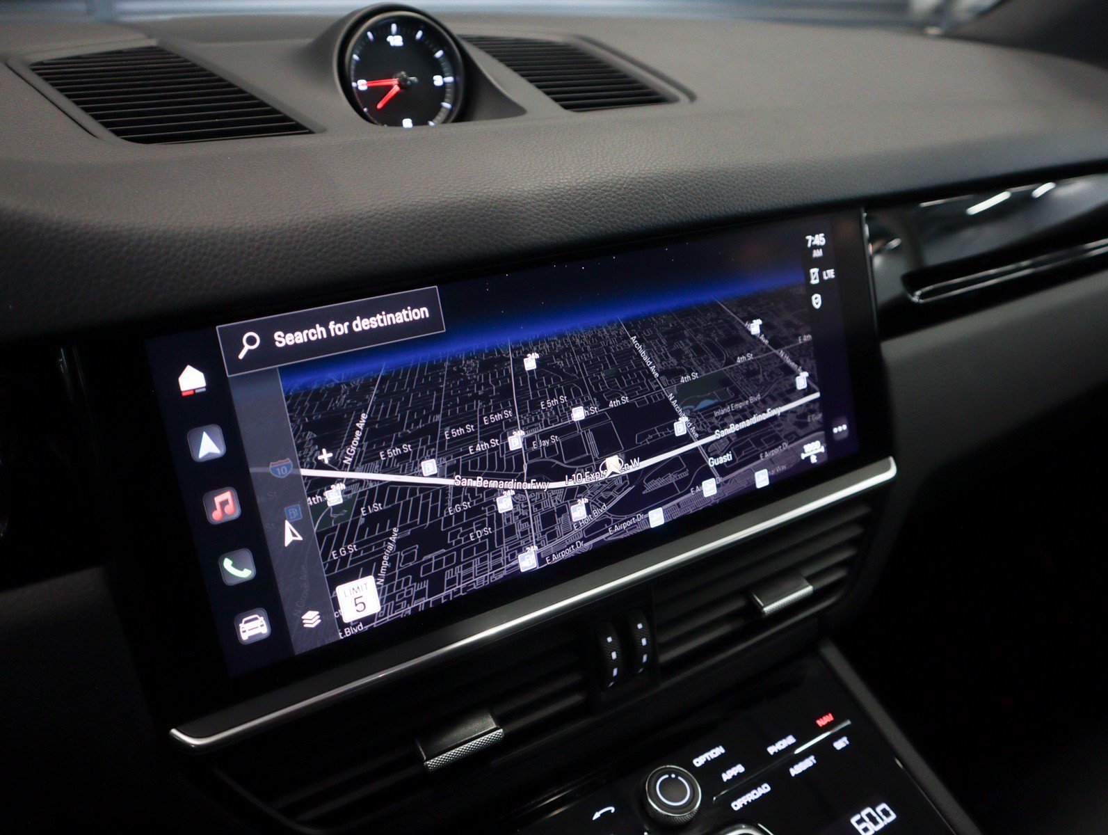 Certified 2023 Porsche Cayenne Platinum Edition AWD/4WD image 16