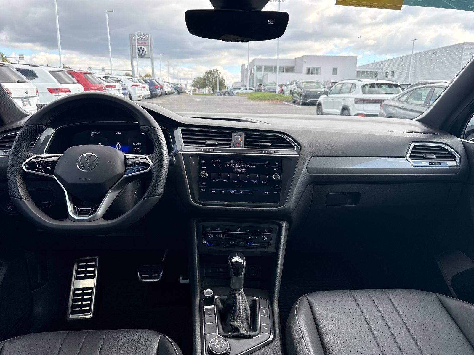 Certified 2022 Volkswagen Tiguan SE R-Line image 14