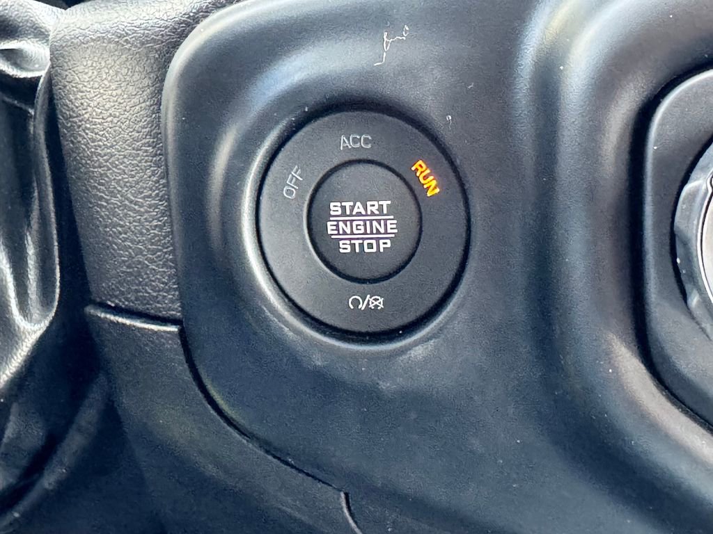 Used 2023 Jeep Wrangler Unlimited Sahara AWD/4WD image 23