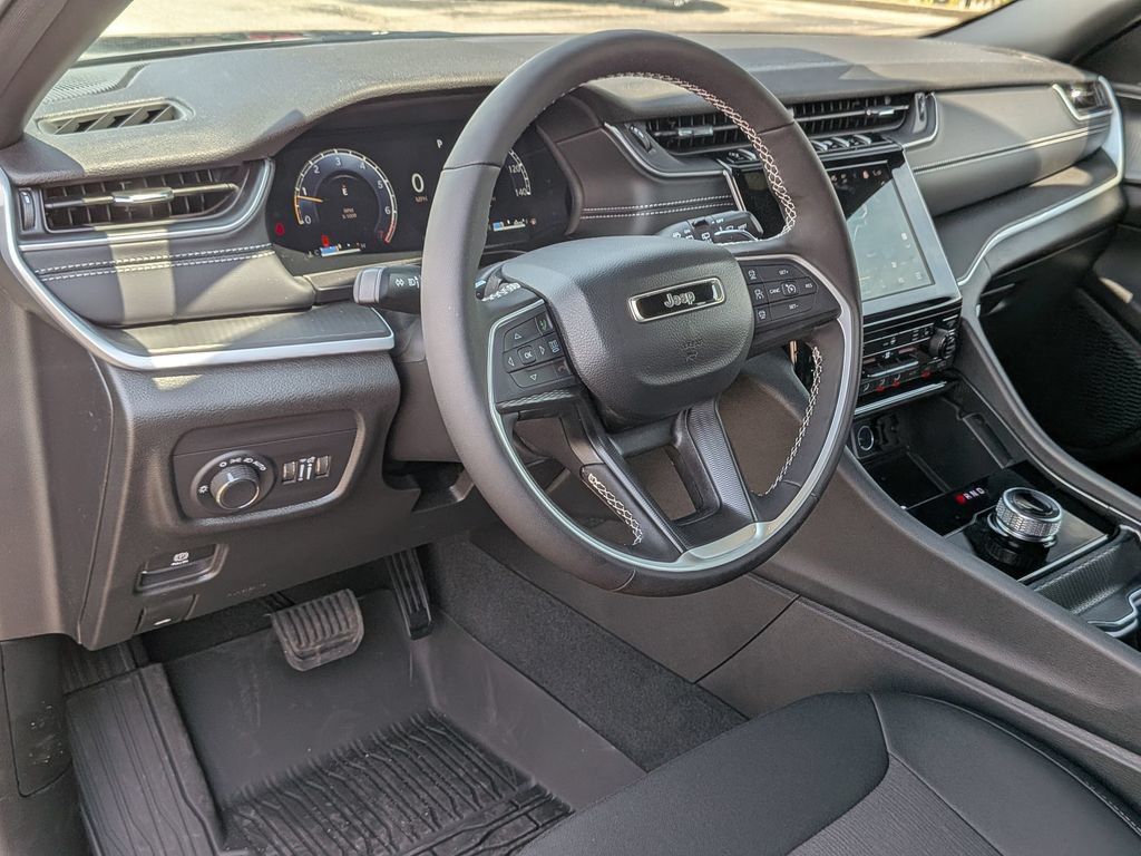 New 2026 Jeep Grand Cherokee Laredo X RWD image 32
