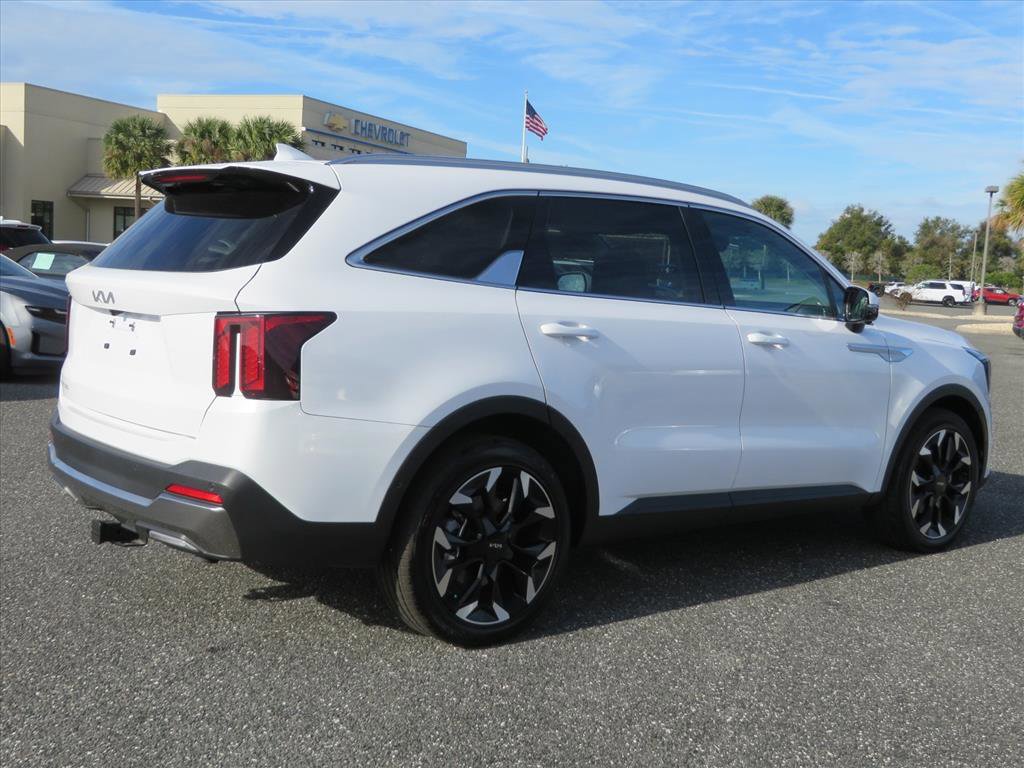 Used 2025 Kia Sorento SX image 6