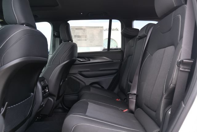 New 2026 Jeep Grand Cherokee Laredo X RWD image 8