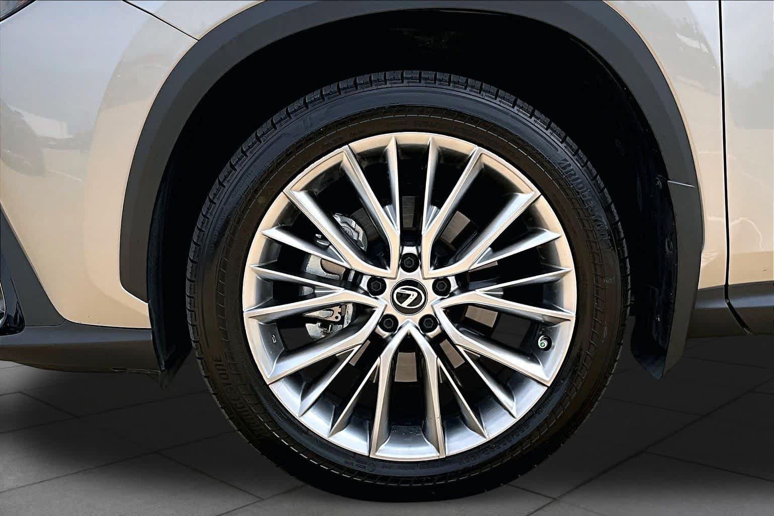 Certified 2025 Lexus NX 350 AWD w/ Accessory Package (2T) image 11
