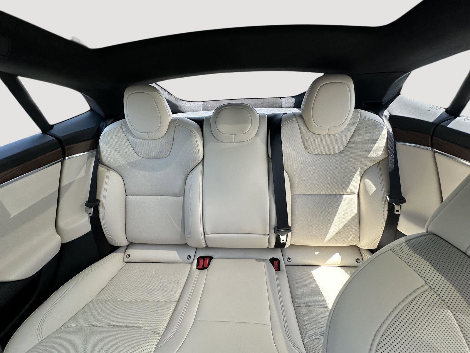 Used 2022 Tesla Model S AWD/4WD image 12