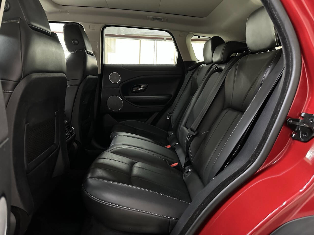 Used 2019 Land Rover Range Rover Evoque HSE image 13