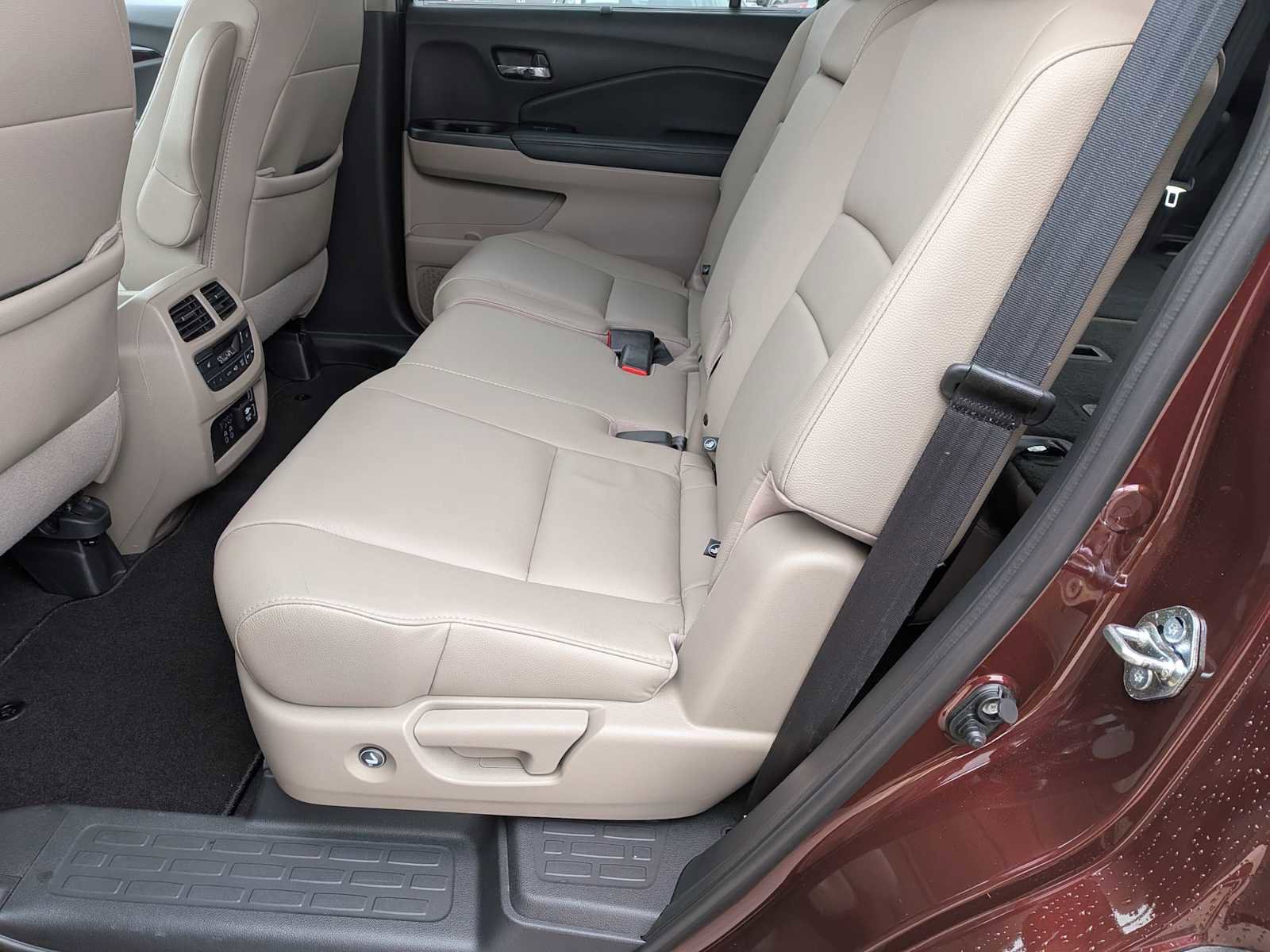 Used 2019 Honda Pilot Touring image 19