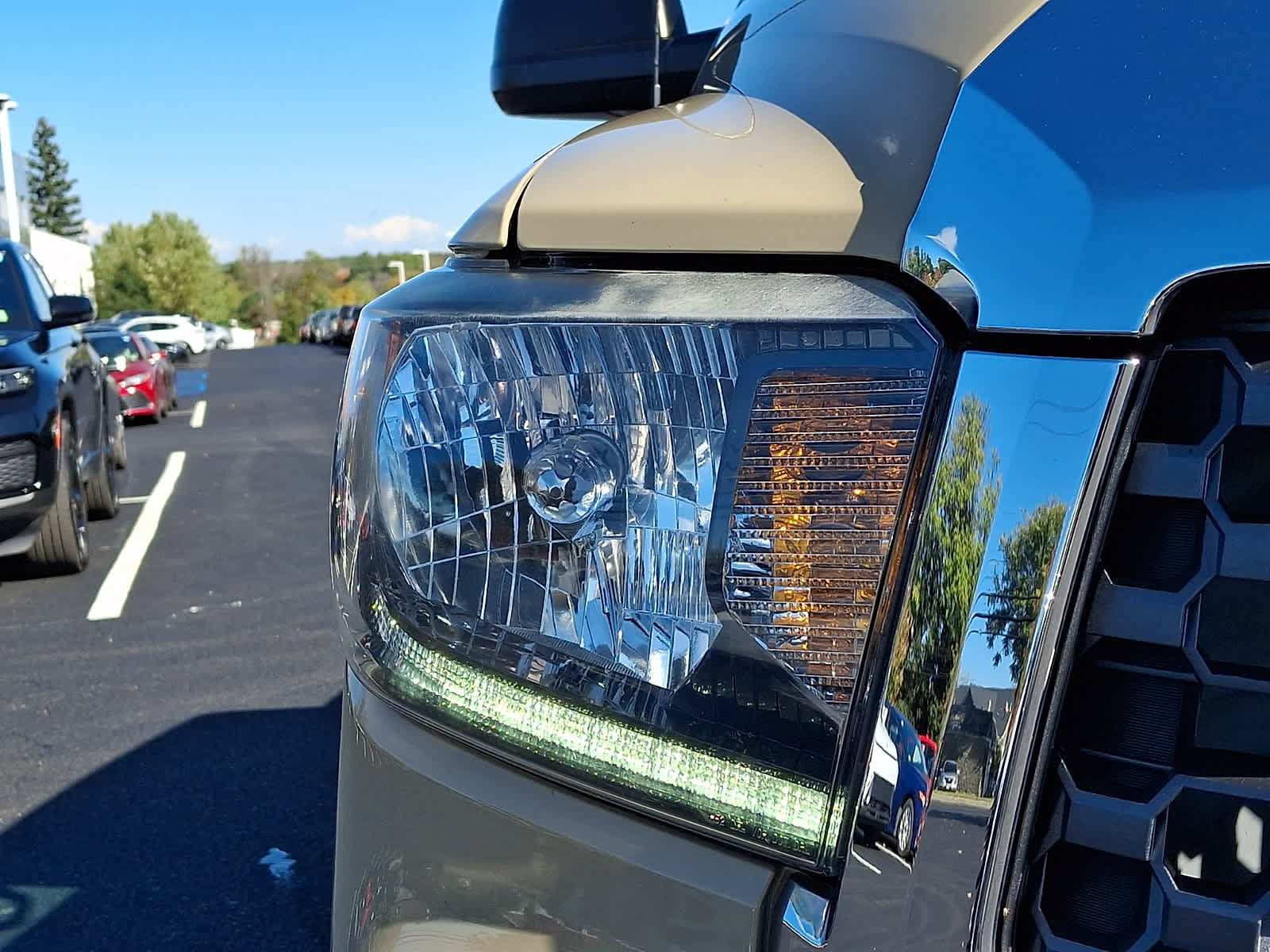Used 2019 Toyota Tundra SR5 AWD/4WD image 11