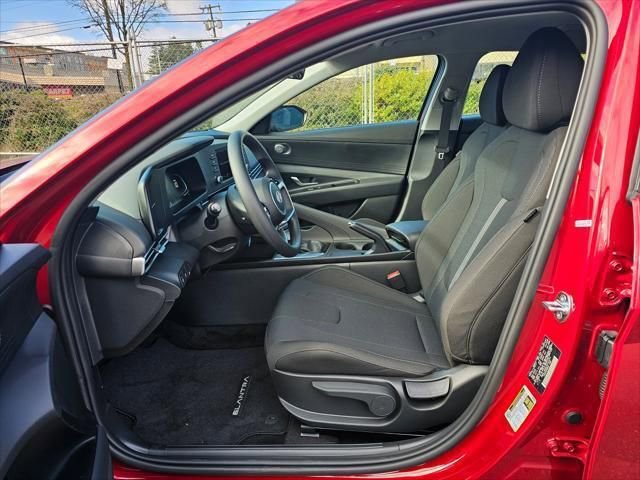 New 2026 Hyundai Elantra SE FWD image 18