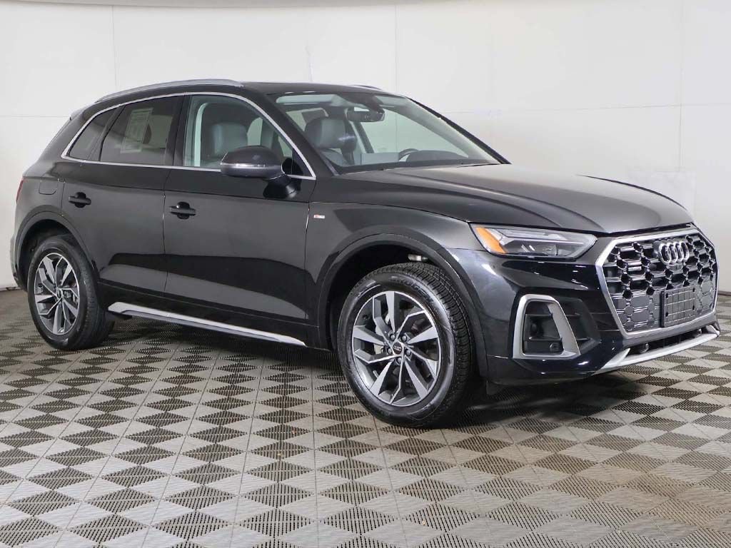 Used 2023 Audi Q5 2.0T Premium Plus w/ Premium Plus Package AWD/4WD image 2