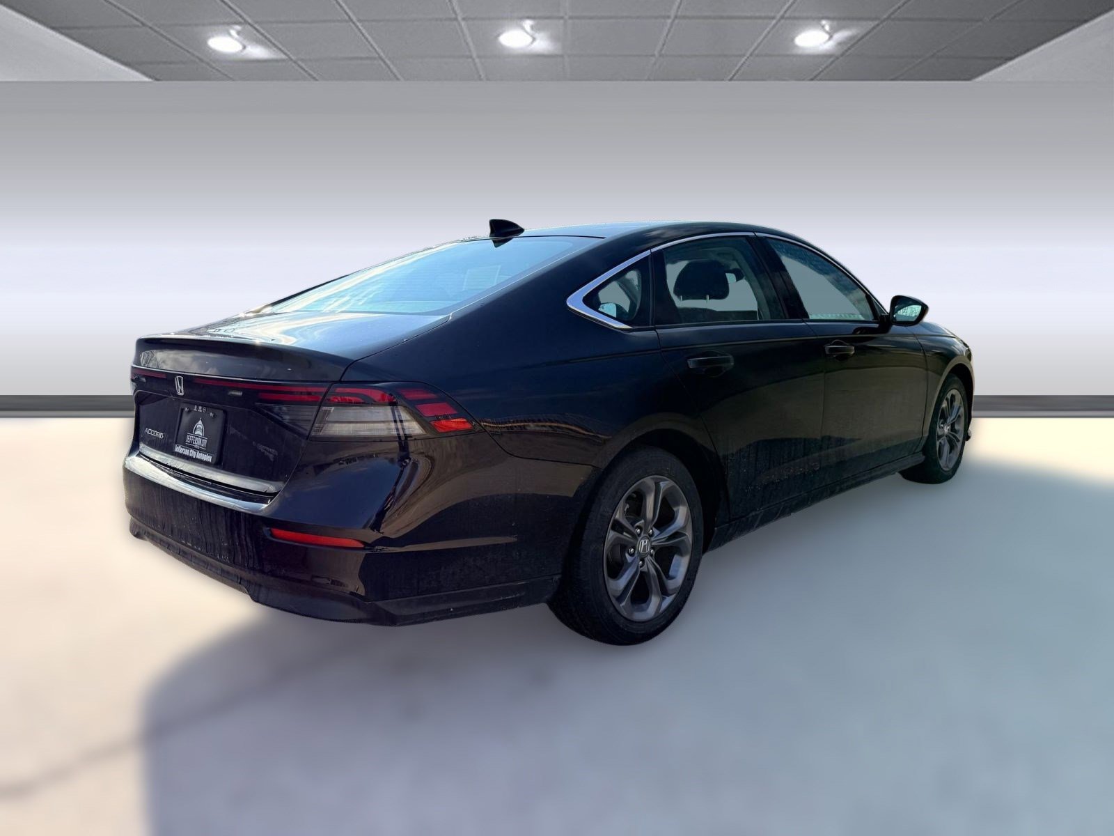 Used 2023 Honda Accord EX image 8