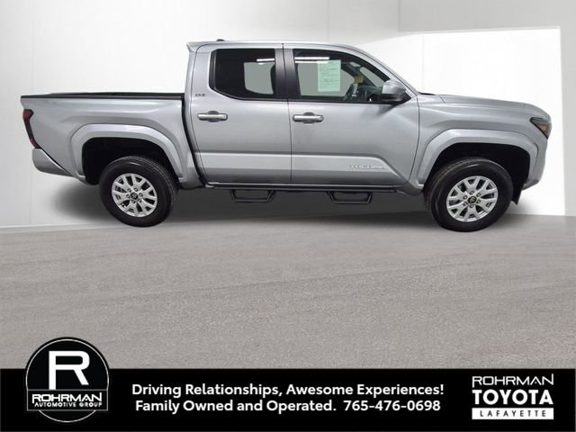 Used 2025 Toyota Tacoma SR5 AWD/4WD image 9