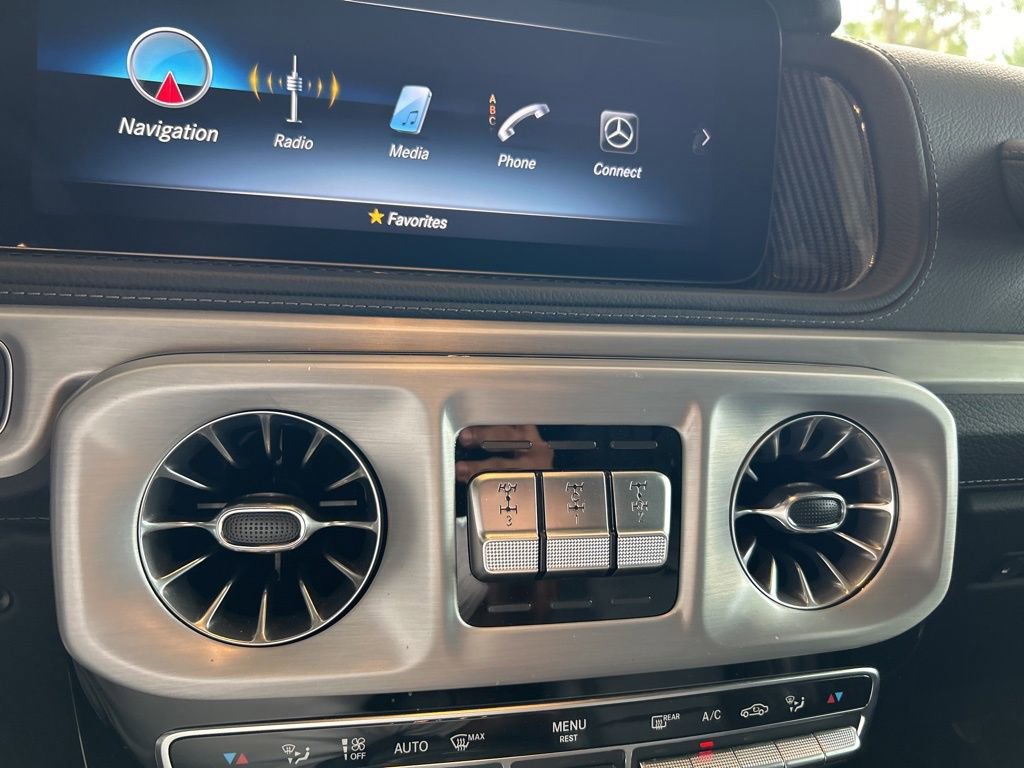 Used 2020 Mercedes-Benz G 63 AMG 4MATIC w/ G Manufaktur Interior Package image 38