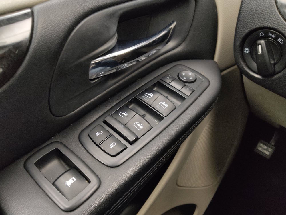 Used 2014 Dodge Grand Caravan SXT FWD image 27