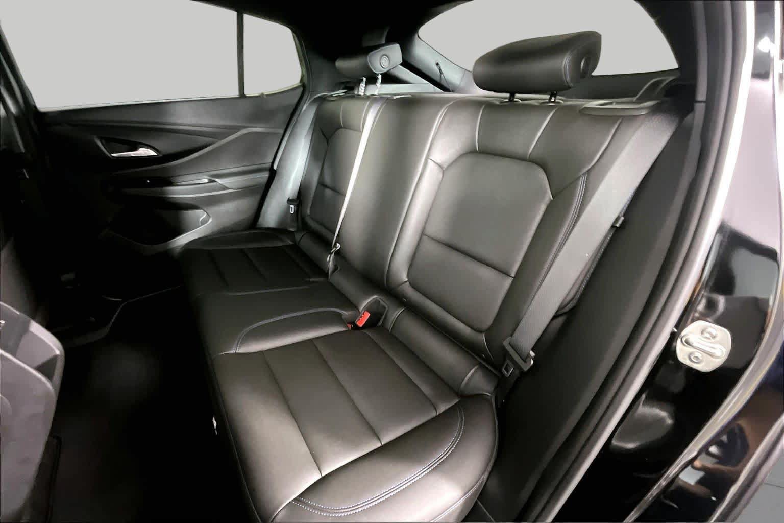 Used 2025 Buick Envista Sport Touring w/ Advanced Safety Package FWD image 19