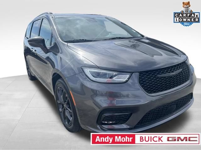 Used 2022 Chrysler Pacifica Touring-L w/ S Appearance Package AWD/4WD image 2
