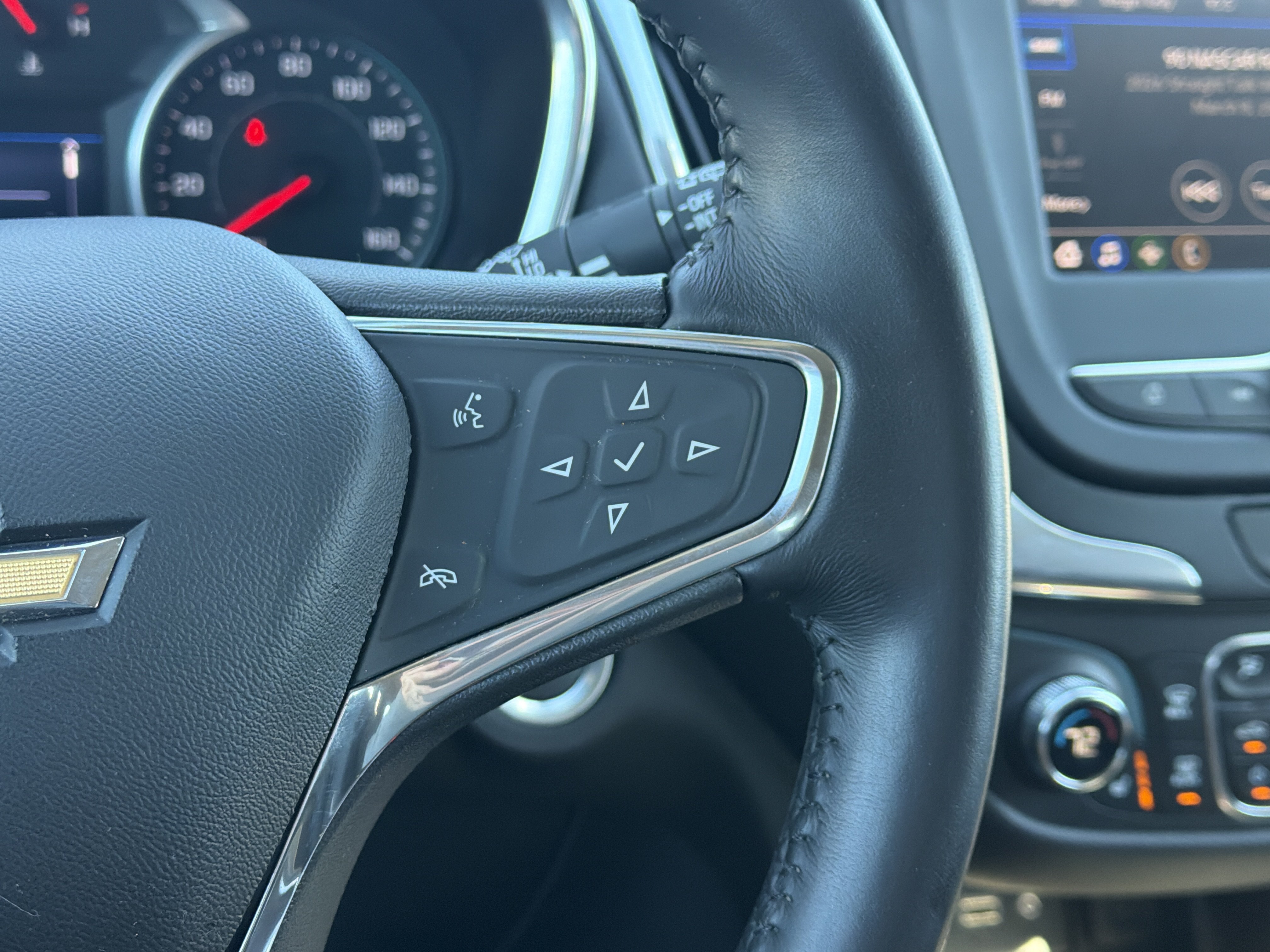 Used 2020 Chevrolet Equinox LT AWD/4WD image 22