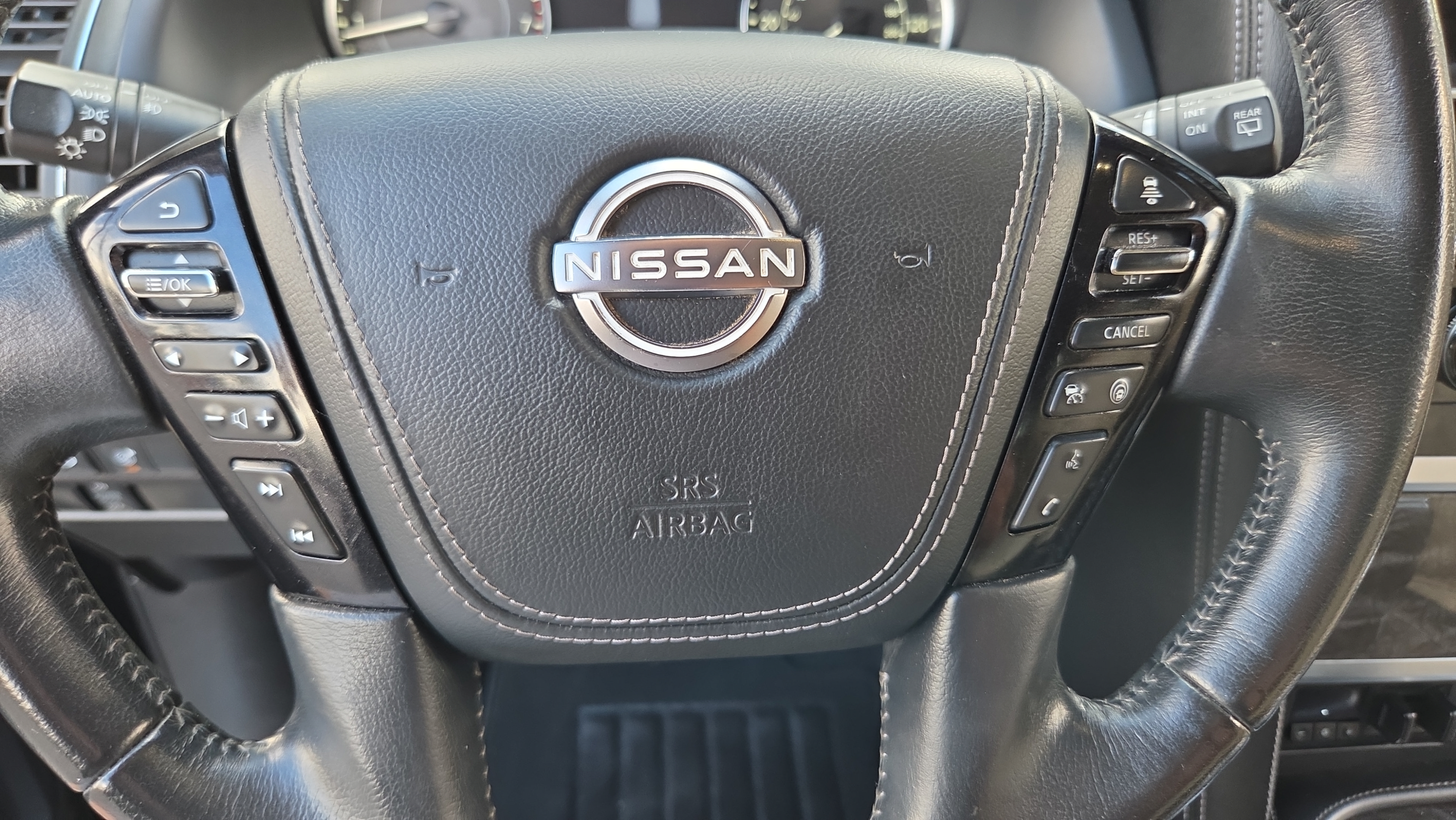 Used 2022 Nissan Armada Platinum w/ Captain's Chairs Package RWD image 24