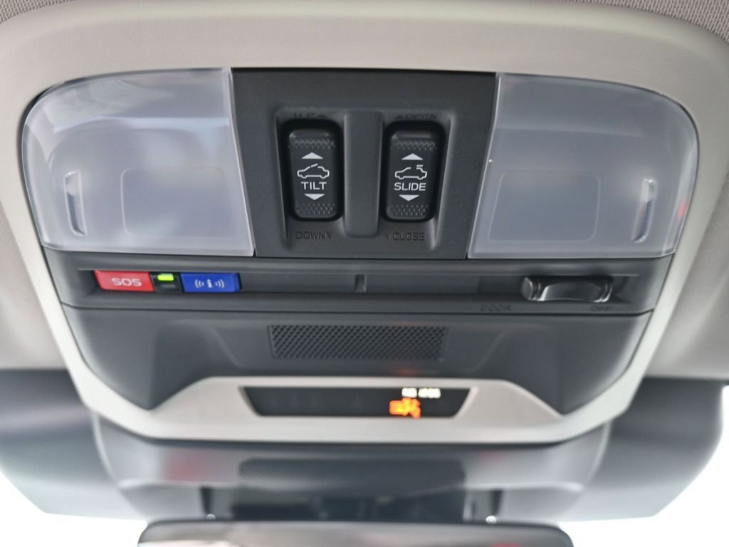 Used 2024 Subaru Crosstrek 2.0i Premium image 12