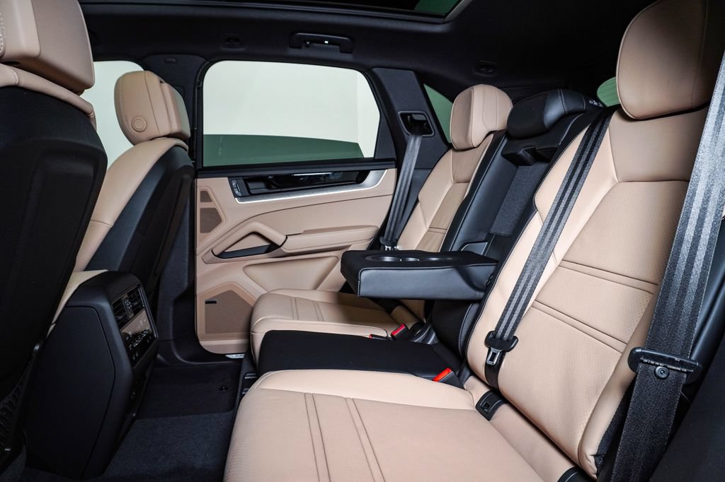 New 2026 Porsche Cayenne S AWD/4WD image 17